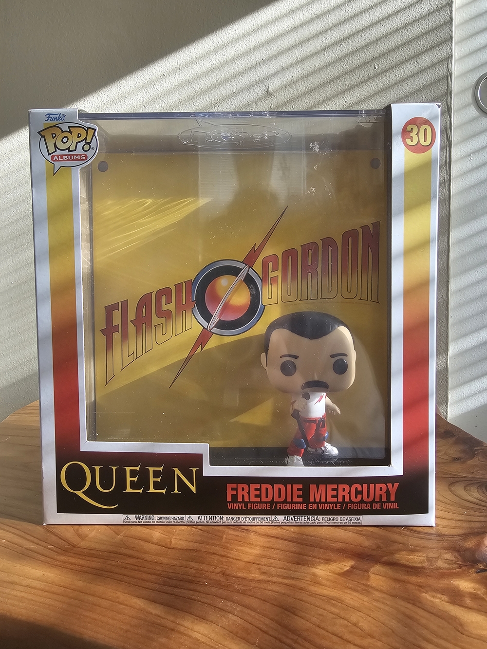 Queen Freddie Mercury Funko Pop! Vinyl Figure - Yellow & Red Box - Picture 2 of 8